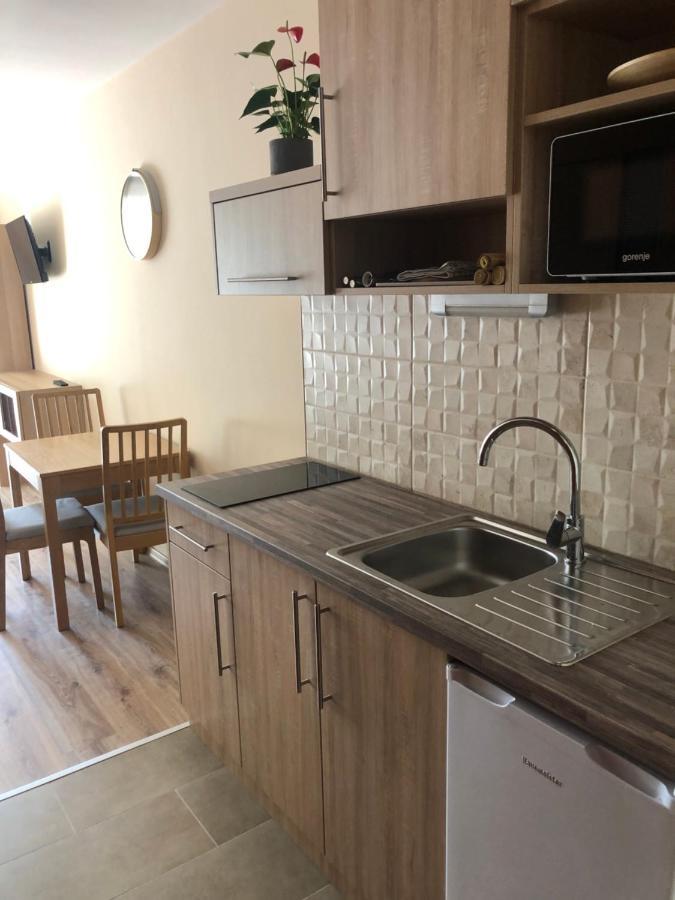 Castellum Apartmanhaz Дьюла Экстерьер фото